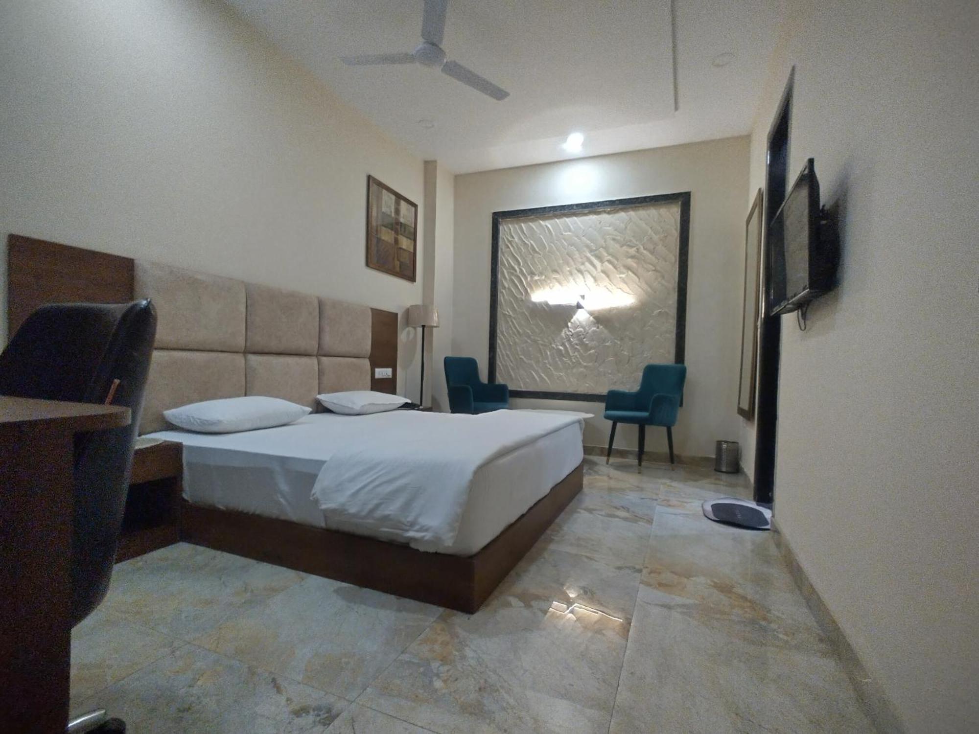 The Imperial Hotel And Convention Centre Kanpur Eksteriør billede